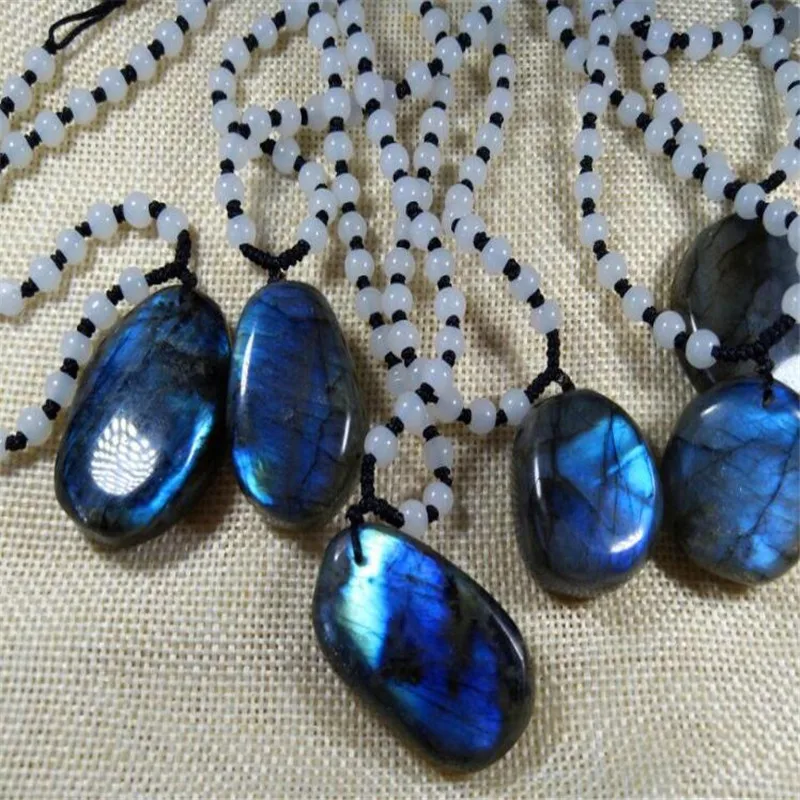 

3 cm natural labradorite stone pendant, moonlight stone pendant, crystal pendant, household decoration