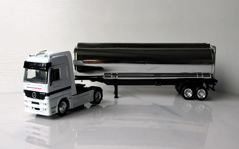 Классический игрушечный автомобиль Mercedes 1/43| |