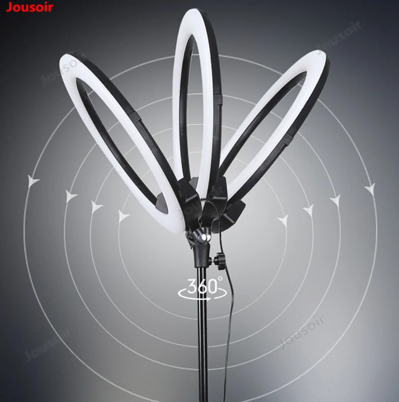 Светодиодная кольцевая лампа заполняющая свет живое наклонное лицо фотография