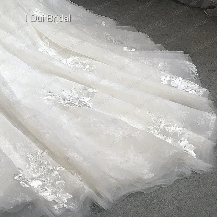 Spaghetti Strap High Quality Wedding Dress Lace Appliqued Ball Gown Bridal Gown