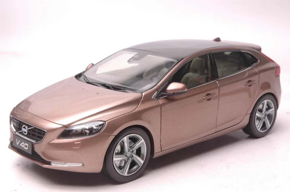 1:18 литья под давлением модели для Volvo V40 2016 коричневый внедорожник сплава