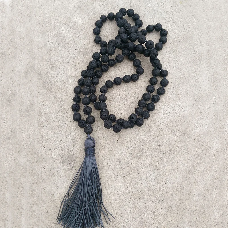 Традиционное ручное ожерелье с узелками Collier Femme 8 мм черная лава серая кисточка
