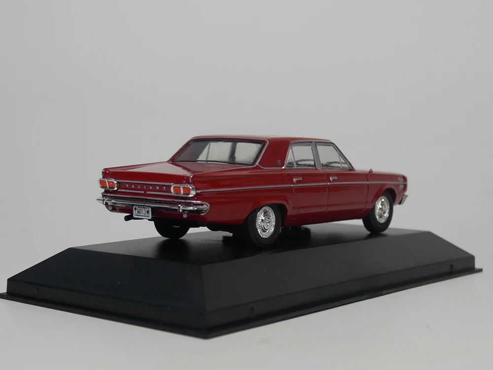 Ixo 1:43 Chrysler Valiant IV 1967 литая модель автомобиля