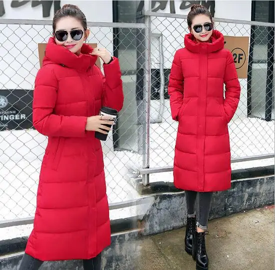 Женская куртка с капюшоном размера плюс зимняя утепленная хлопковой подкладкой