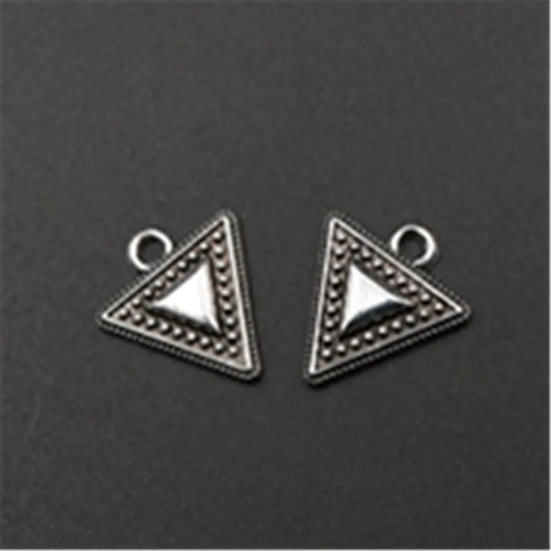 30 шт. античный серебряный цвет мини треугольник модный сплав кулон | Шармы -32852222231