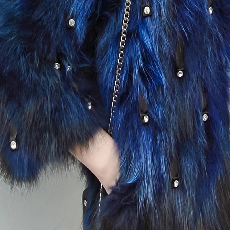 Женская меховая куртка LVCHI теплая из натурального меха енота с блестками для зимы