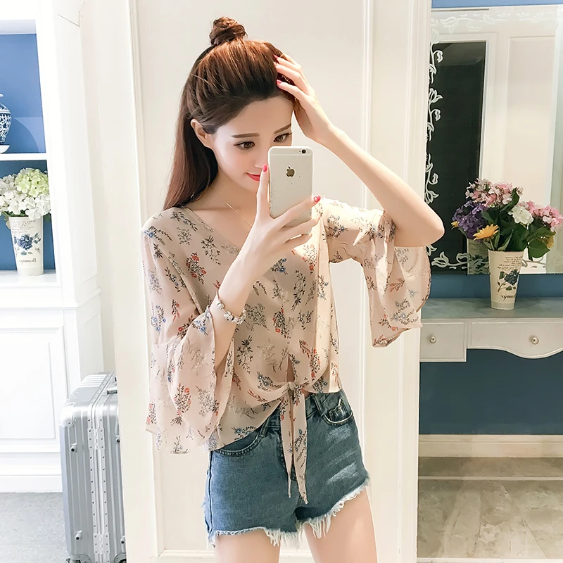 2018 Summer half sleeve print chiffon women tops fashion v collar blouse shirt white women's clothing blusas D780 30 |