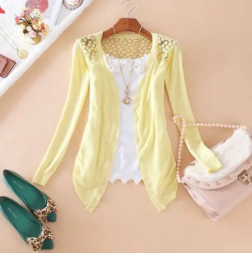 Женский трикотажный свитер Ms разноцветный кружевной с рисунком ромашек