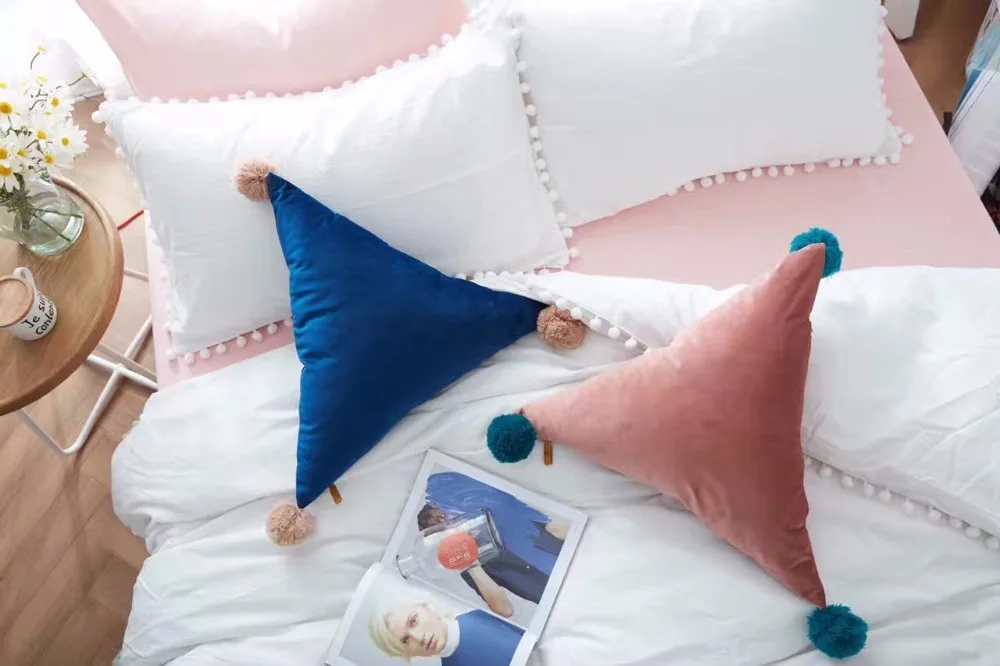 Простая треугольная Подушка с шариками и кисточками 50 см мягкая цветная подушка