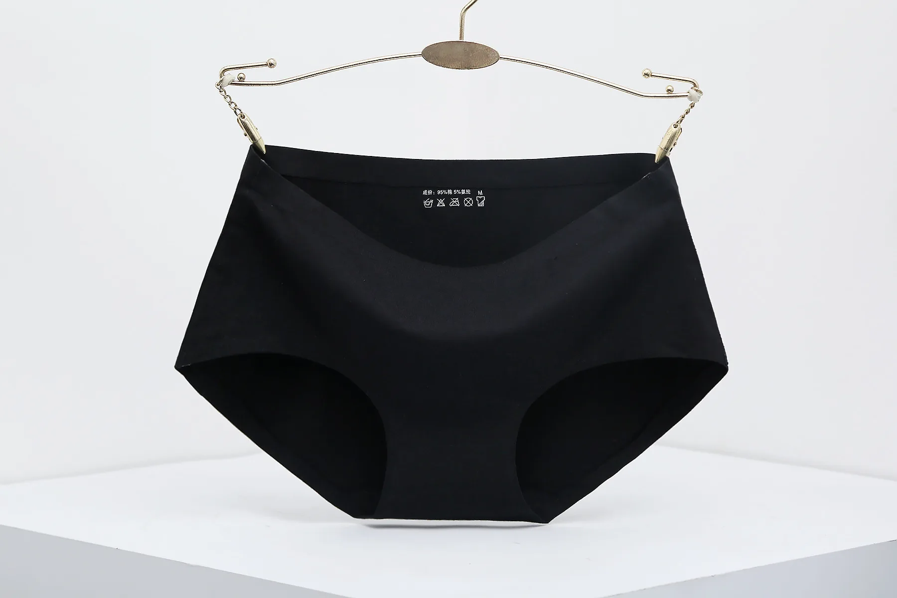 Новинка 2019 сексуальные бесшовные трусики ярко розовое нижнее белье для женщин