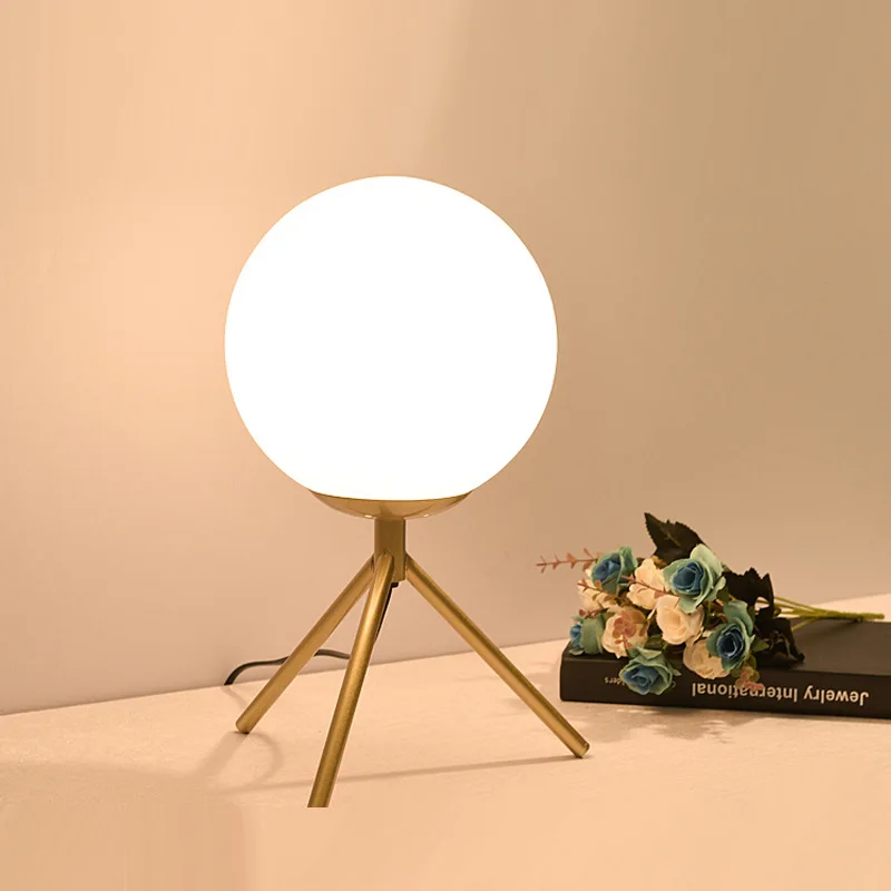 

Creative postmodern minimalist bedside lamp bedroom decoration table lamp bedroom bedside lamp wrought iron WF417102