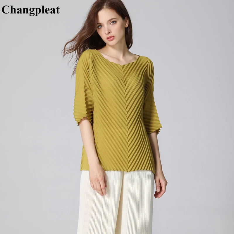 

Changpleat New Women loose T-shirt Tops Miyak Pleated Fashion Design O-neck Solid Irregular Large Size Female T-shirts Tide T956