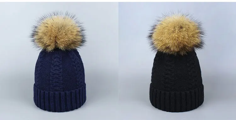 Натуральный мех енота помпонами вязаная шапка мяч Beanie зимняя шапка для женщин Девушки Шерсть Хлопок Skullies женский лыжный кепки