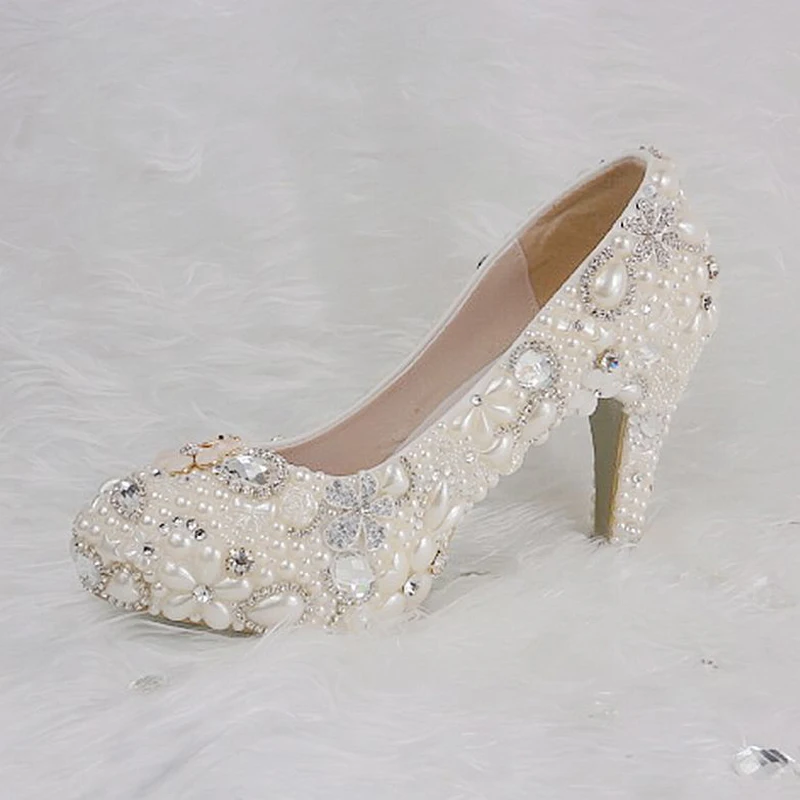 Роскошные свадебные туфли с белым жемчугом и кристаллами классические для