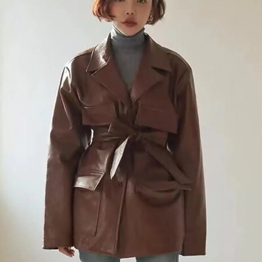 Тренчкот из искусственной кожи с отворотом и поясом|Женские плащи тренчи| |