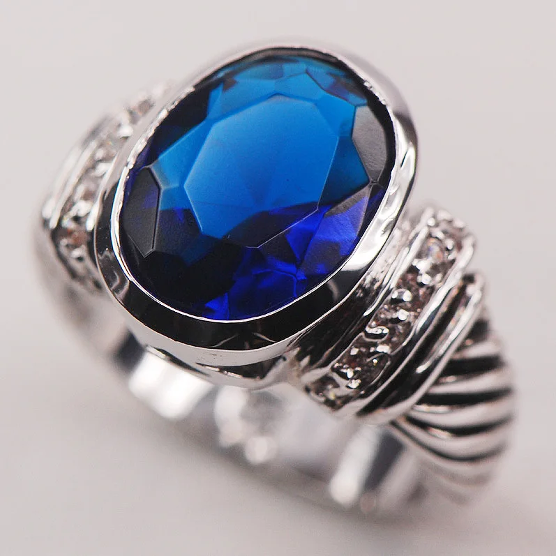 

Женское кольцо из серебра 925 пробы, с белым цирконом