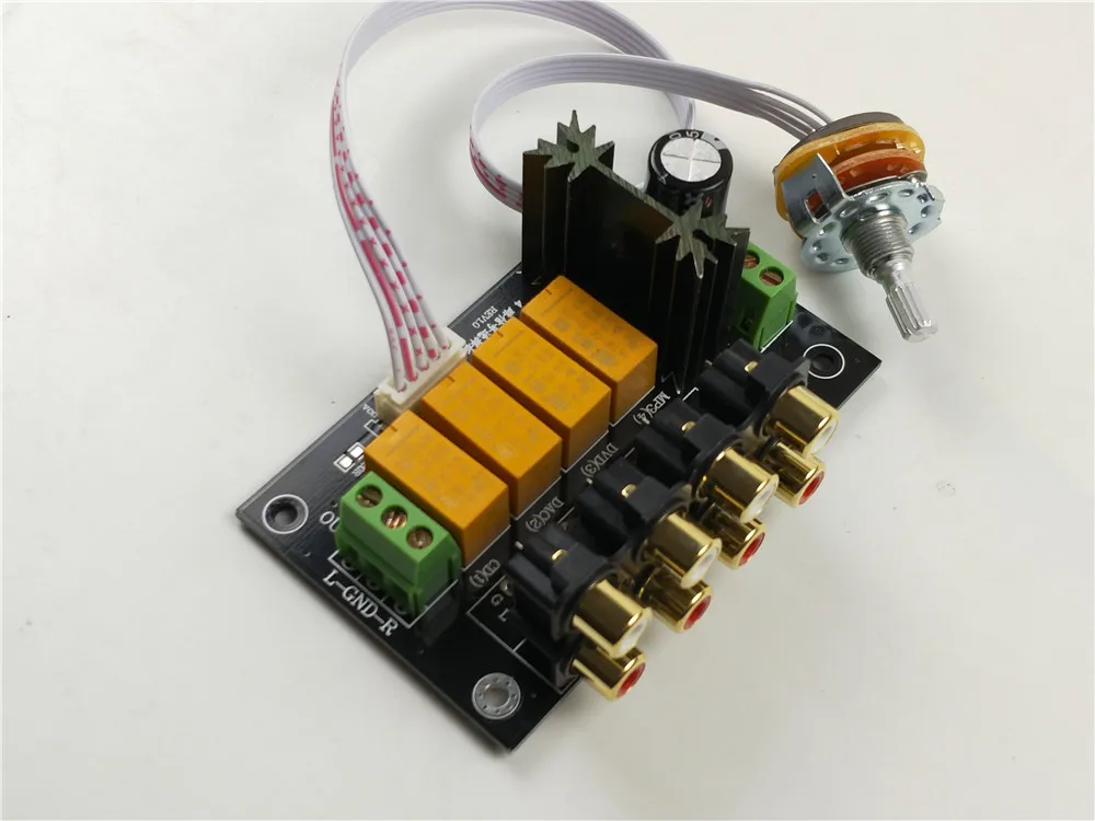 Реле 4-way аудио входной сигнал Селекторное переключение RCA аудио Переключатель Выбор входного сигнала селектор усилитель мощности предусилитель ЦАП