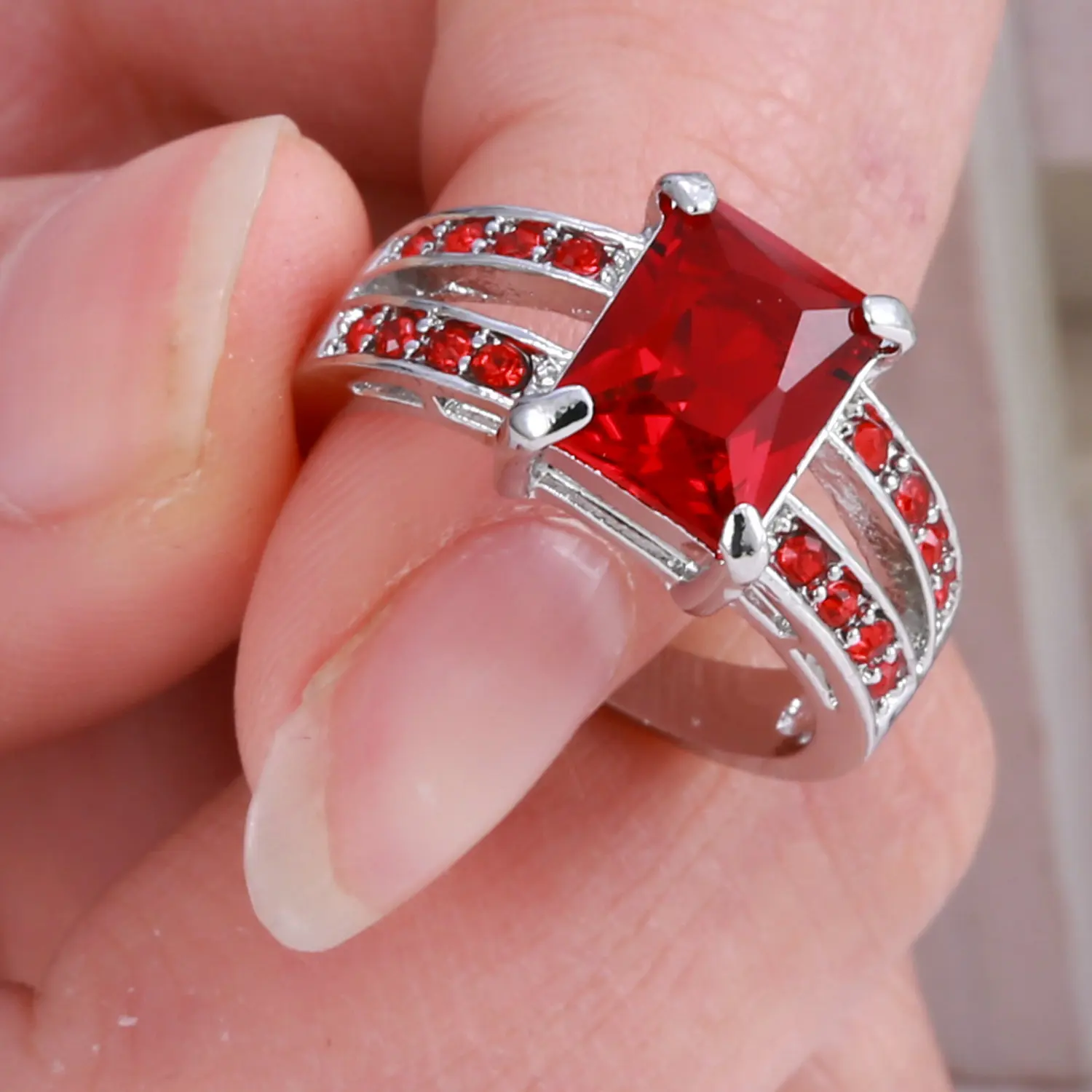 Женское Обручальное кольцо с красным фианитом в винтажном стиле|cz rings|wedding rings for