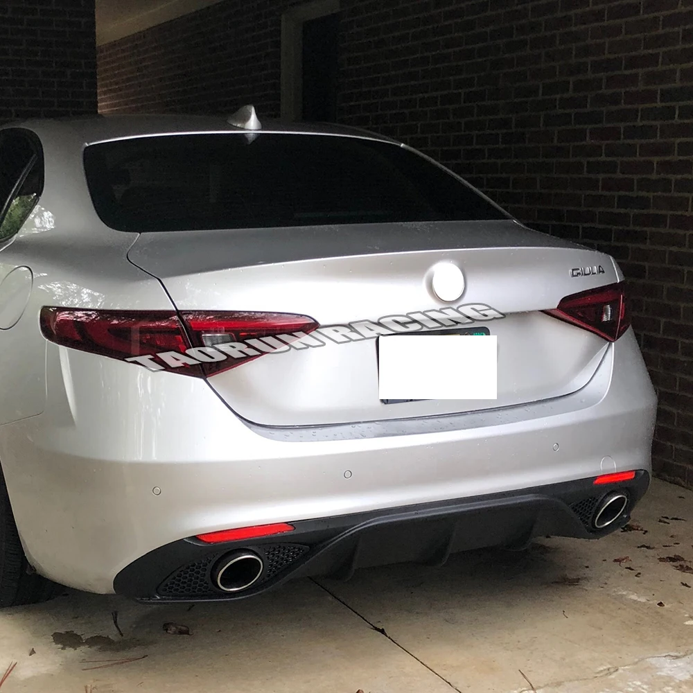 Диффузор заднего бампера PP с двойной выхлопной трубой для Alfa Romeo Giulia 2016 UP|rear bumper
