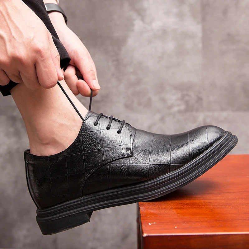 Роскошные Мужские модельные кожаные туфли с перфорацией типа броги визуально
