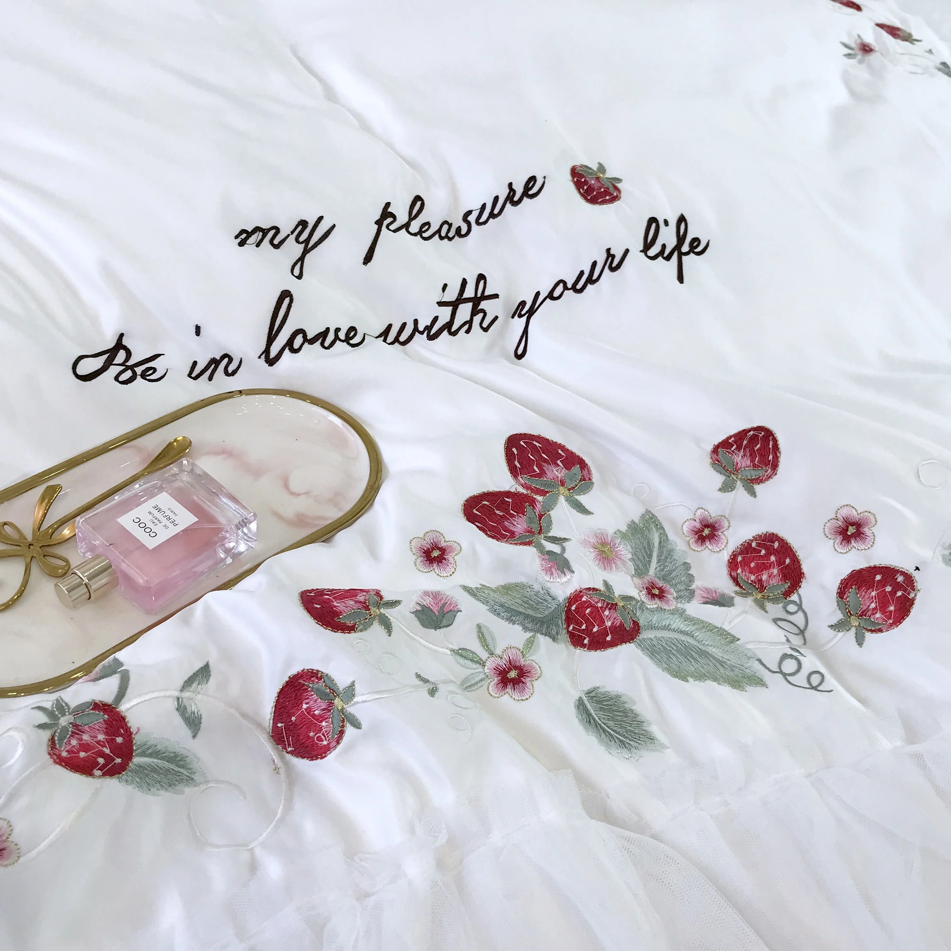 

13372 60S Cotton Bedding Set Flower Fairy Strawberry Pattern Romantic Gauze Edge Duvet Cover Pillowcase Bedspread Set Queen King