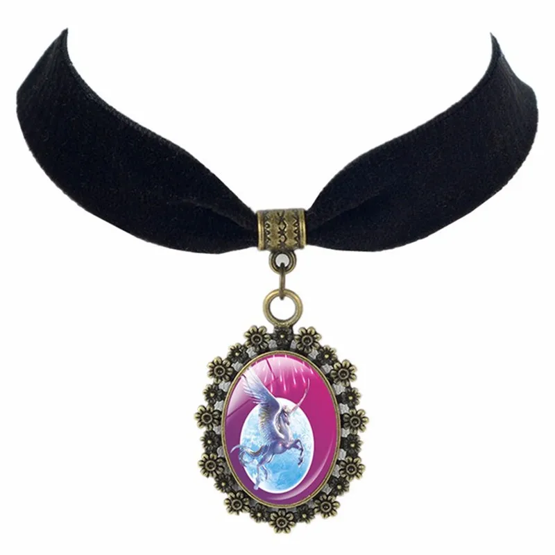 Единорог ювелирные изделия фантазия стиль художественный подарок черный бархат