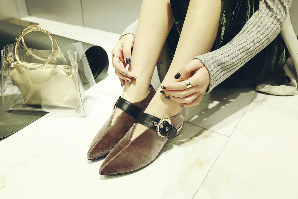 Большие размеры 33-40, женские бархатные туфли-лодочки в стиле ретро с металлической пряжкой винтажные туфли на среднем каблуке с острым носком обувь высокого качества из органической кожи