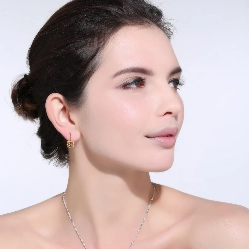 Женские серьги гвоздики из нержавеющей стали золотистые дизайнерские с розовым