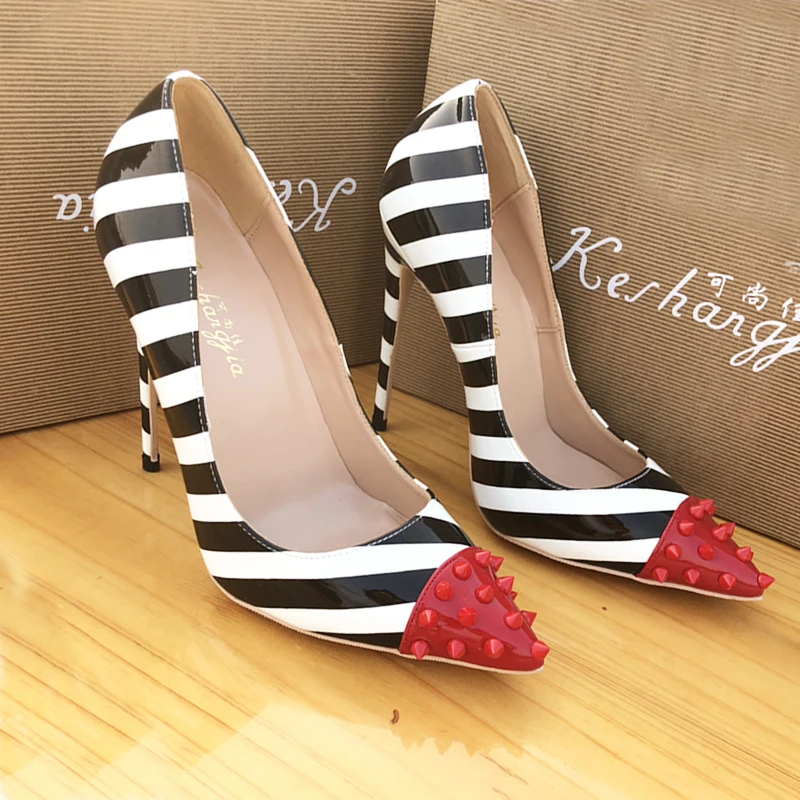 Мода Бесплатная доставка женские шипы полоса из лакированной кожи с острым