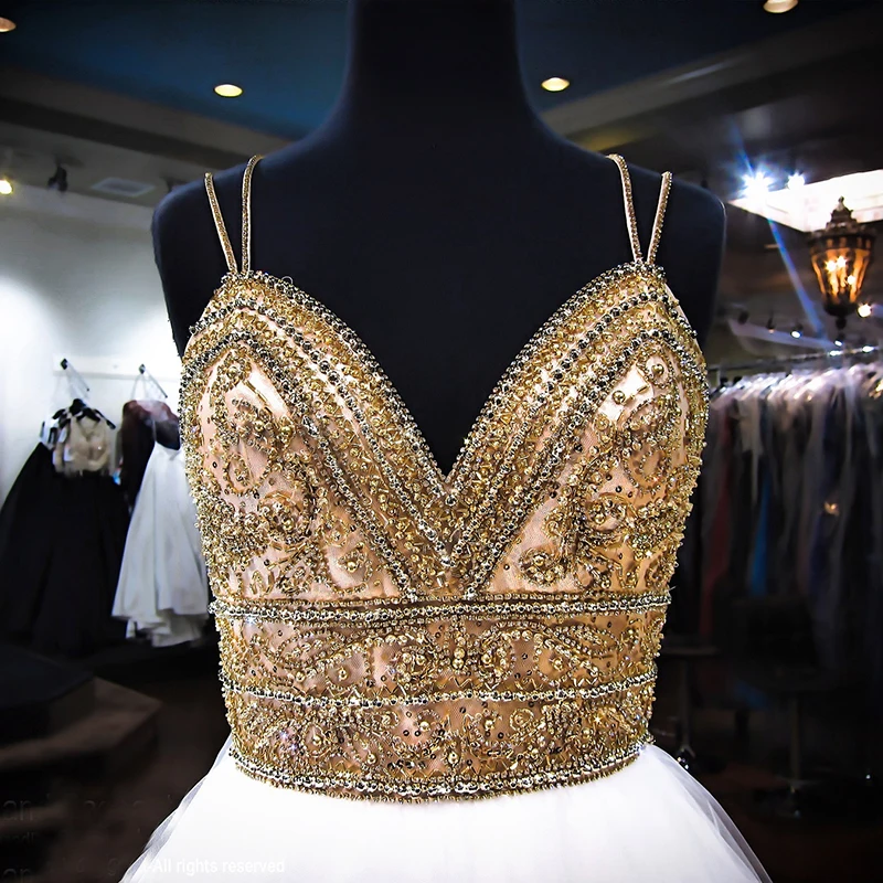 2017 Белый Тюль Бальное платье Платья Quinceanera Vestidos де 15 Anos Золотой Лиф с Beadings платья