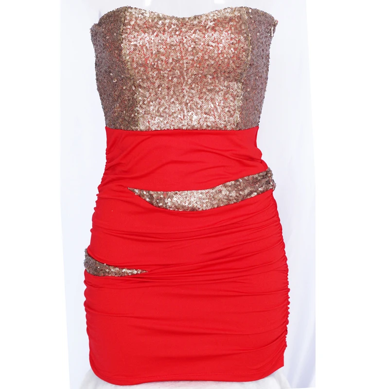 Женское короткое летнее платье с блестками яркое облегающее баской и зигзагами