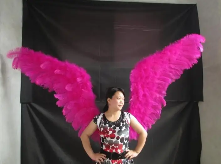 Высококачественные крылья страусиного пера ручной работы модель подиума