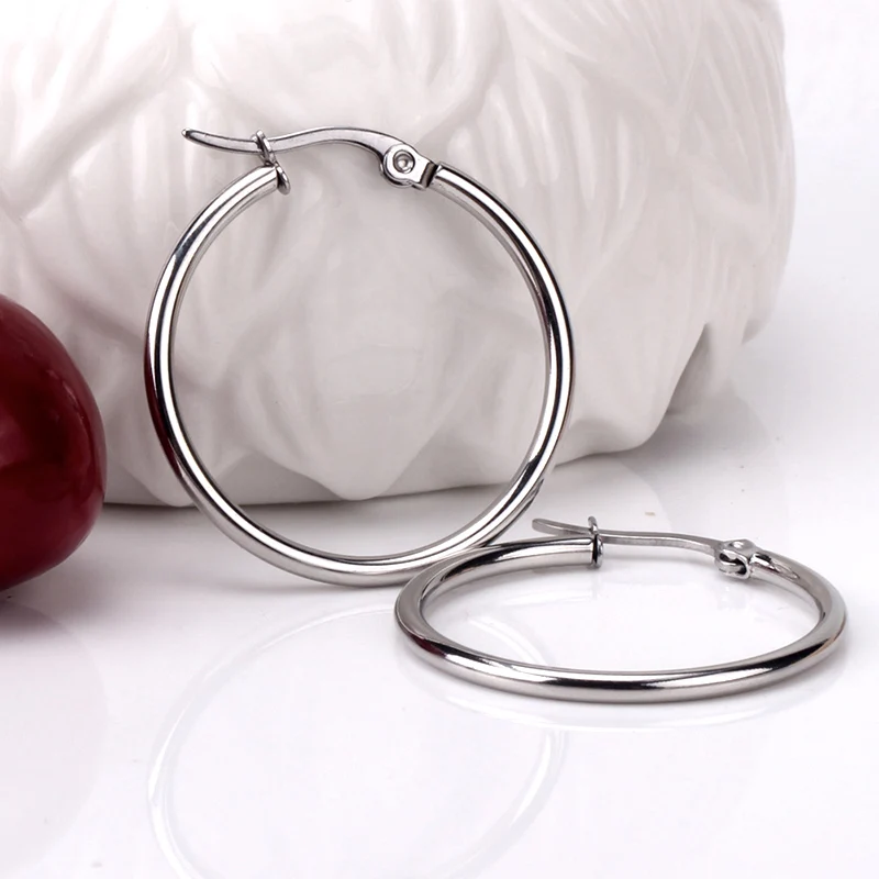 YiKLN OL Стиль Модные серьги обруча из нержавеющей стали 4 цвета круг серьги для женщин Девушка ювелирные изделия Pendientes YE18110