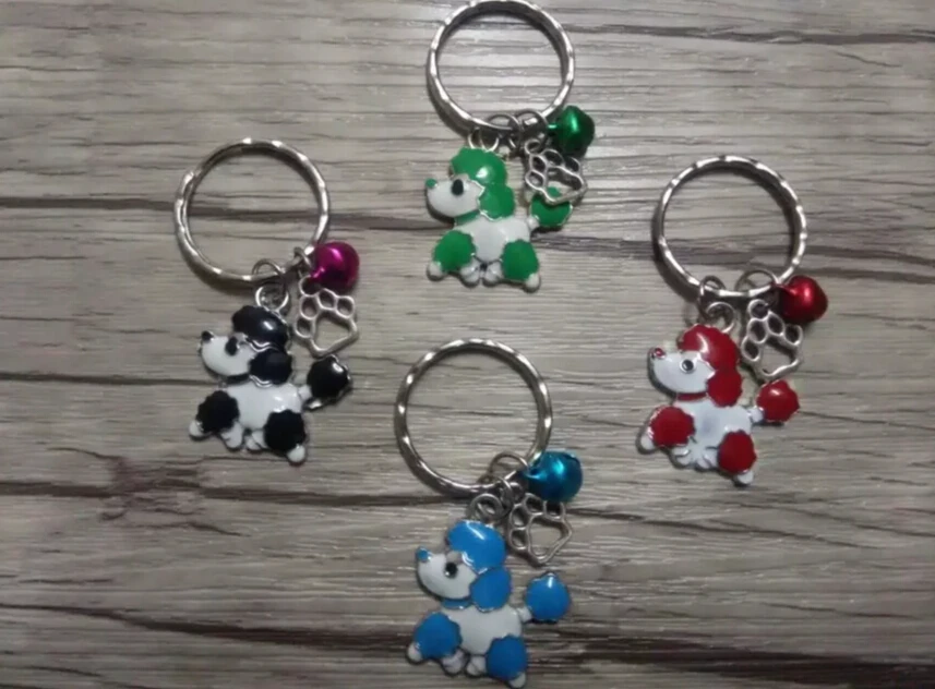 Женская эмалированная собака Чихуахуа и медный колокольчик искусственный