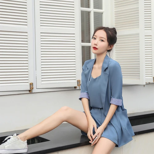 Женский комплект из блейзера и шорт повседневный двух предметов свободного кроя