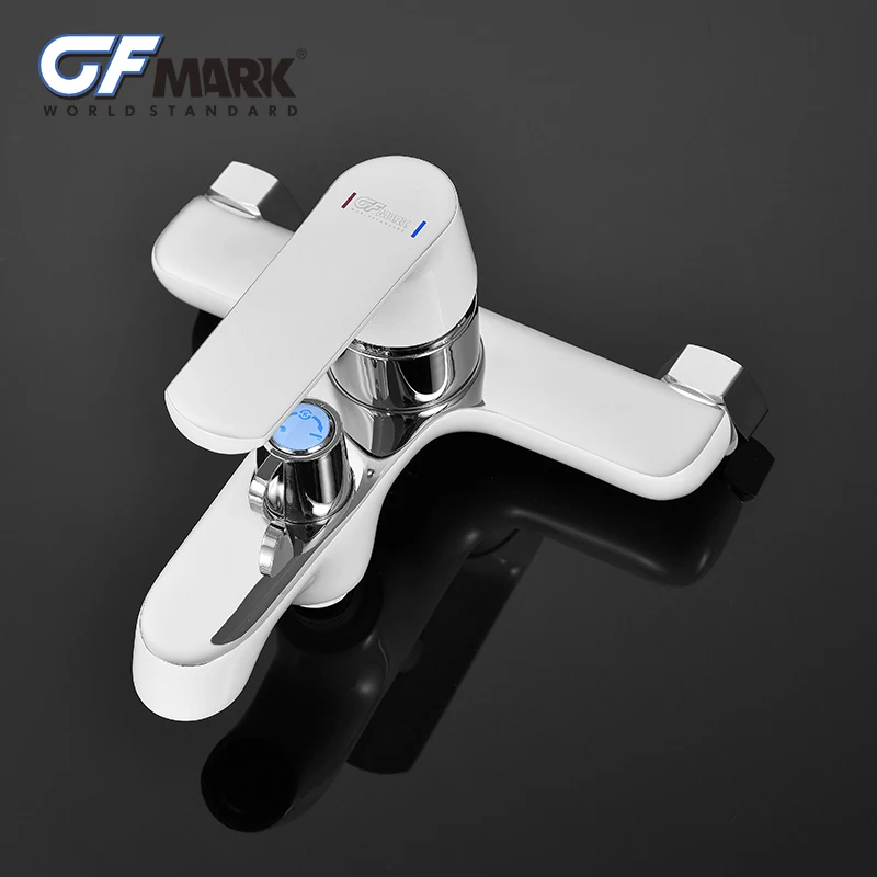 Классический смеситель для ванной комнаты ванны с ручным душем настенный