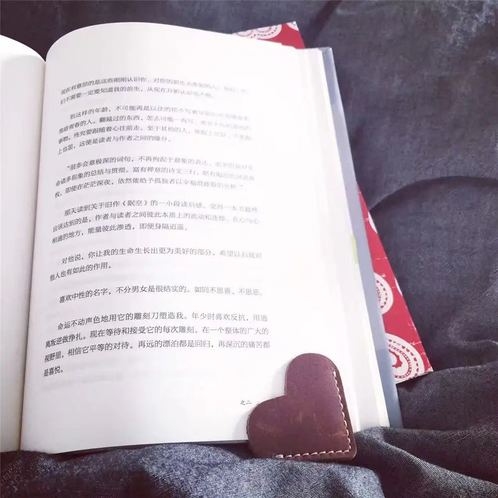 2 шт., кожаная закладка в форме сердца, Винтажный зажим для бумаги, кавайные школьные канцелярские принадлежности, подарок для учителя, бумажный зажим для книг, держатель для страниц