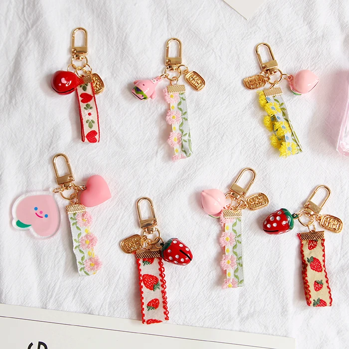 1 шт. брелок для ключей Omamori sweet с клубничным бантом цепочкой колокольчиком