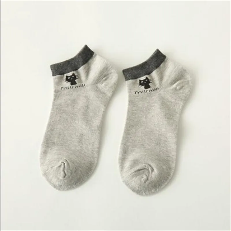 grey socks Горячая распродажа! Носки с героями мультфильмов для женщин; 5 пар/лот; сезон весна-лето-осень; смешные короткие носки для девушек и женщин; модные хлопковые носки с животными - Цвет: grey socks