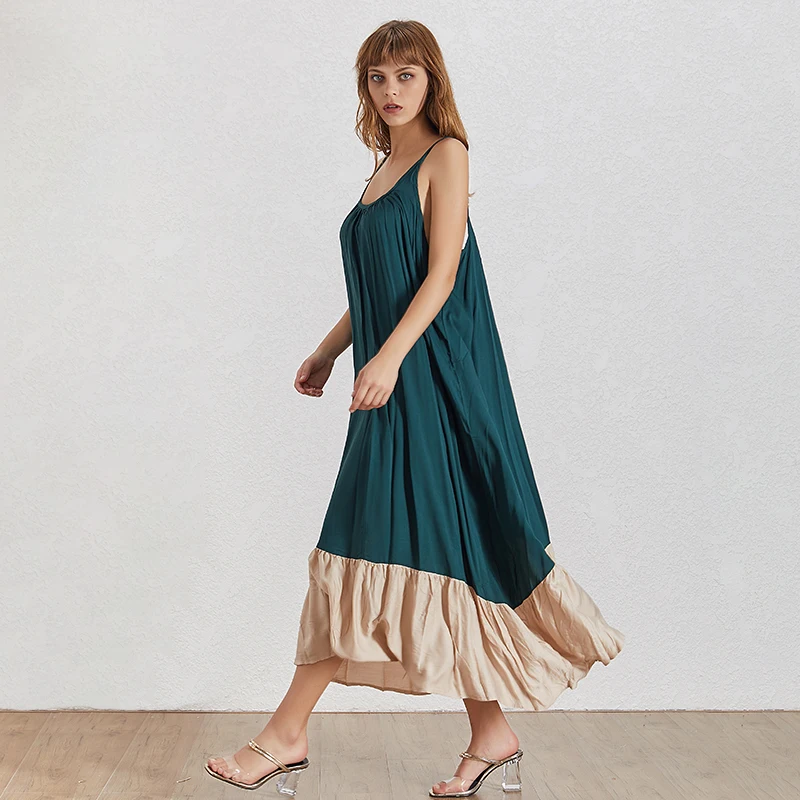 Женское платье без рукавов TWOTWINSTYLE белое свободное составного кроя с круглым