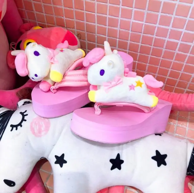 Женские шлепанцы с мультяшным животным сандалии на танкетке удобная пляжная