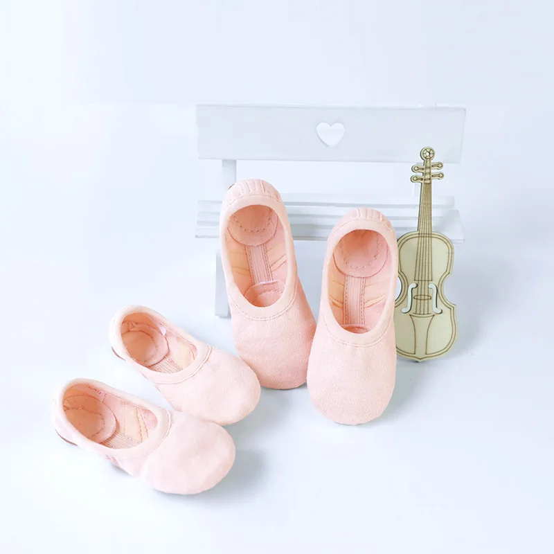 Детская балетная обувь на мягкой подошве Танцевальная плоской для малышей