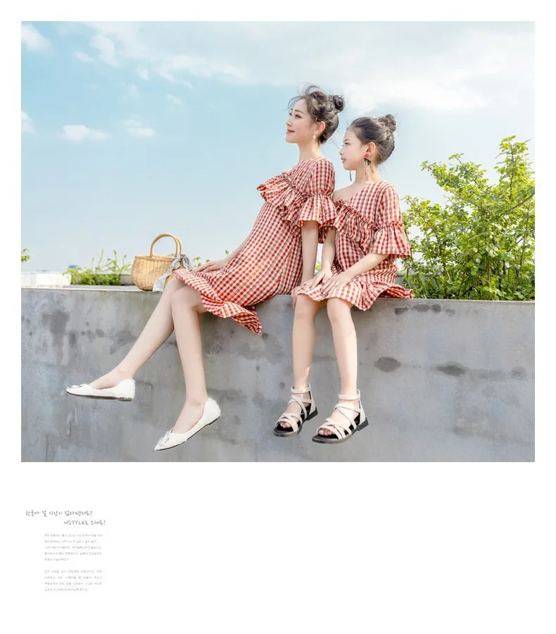 Summer Family Matching Clothes Red and White Plaid Mother Daughter Dresses Strapless Ruffled Mom Daughter Dresses Family Look
Summer Family Matching Clothes Red and White Plaid Mother Daughter Dresses Strapless Ruffled Mom Daughter Dresses Family Look