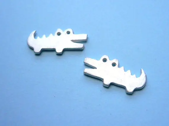 Модные серьги гвоздики в виде животных с ушками крокодила для