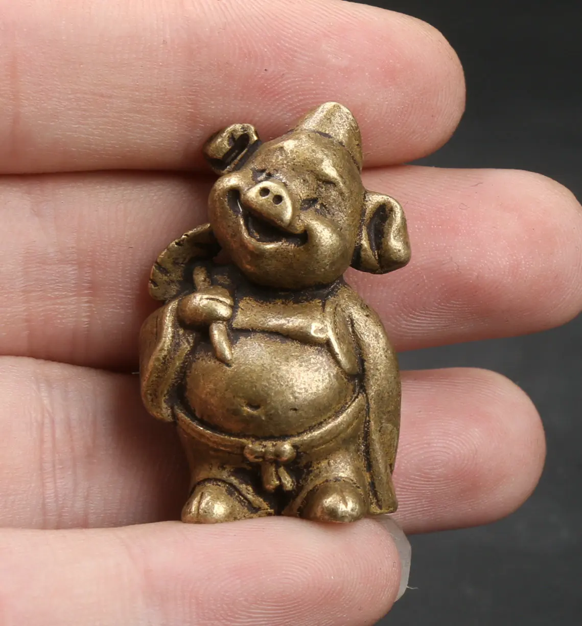 

35MM/1.4" Collect Curio Rare Chinese Fengshui Small Bronze Lovely Exquisite Journey To The West Cartoon Zhu Bajie Statue 40g