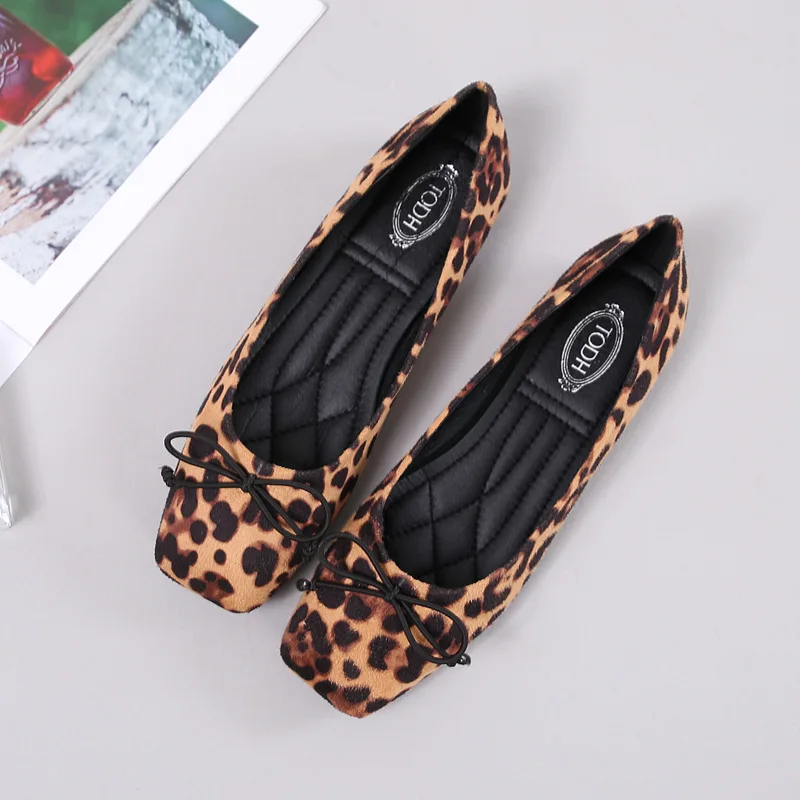Новинка женская обувь на плоской подошве модная повседневная с леопардовым