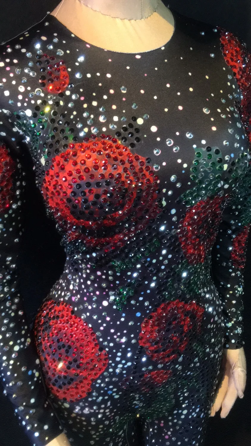 Женский сценический комбинезон черный с разноцветными блестящими кристаллами 3D
