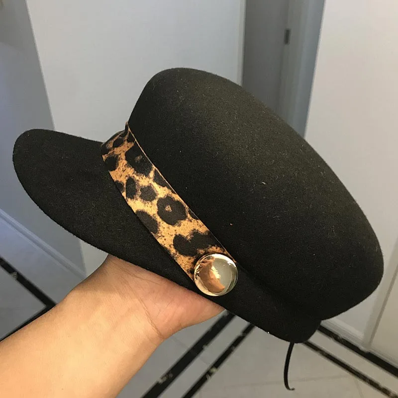

Fashion Wool Felt Hats For Women Leopard Print Belt Decoration Black Hat Casual Fedora Equestrian Hat Lady Peaked Cap