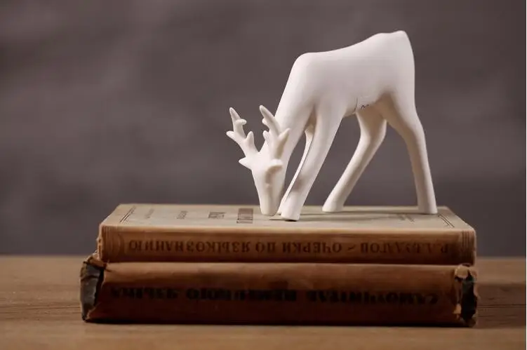 Белая керамическая статуя оленя, украшение для дома, аксессуары, благоприятный свадебный подарок, домашний декор, украшение для стола с оленем, 05176