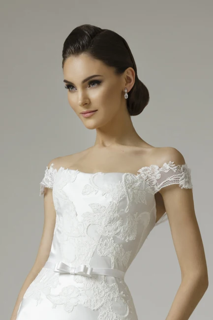 Русалка Бато Cap Рукава Аппликации Белый Атласные Кружева Свадебные Платья 2015 Sexy